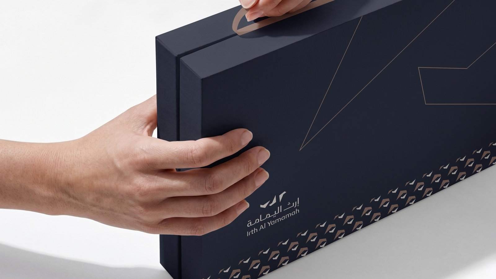 Irth Al Yamamah gift box packaging